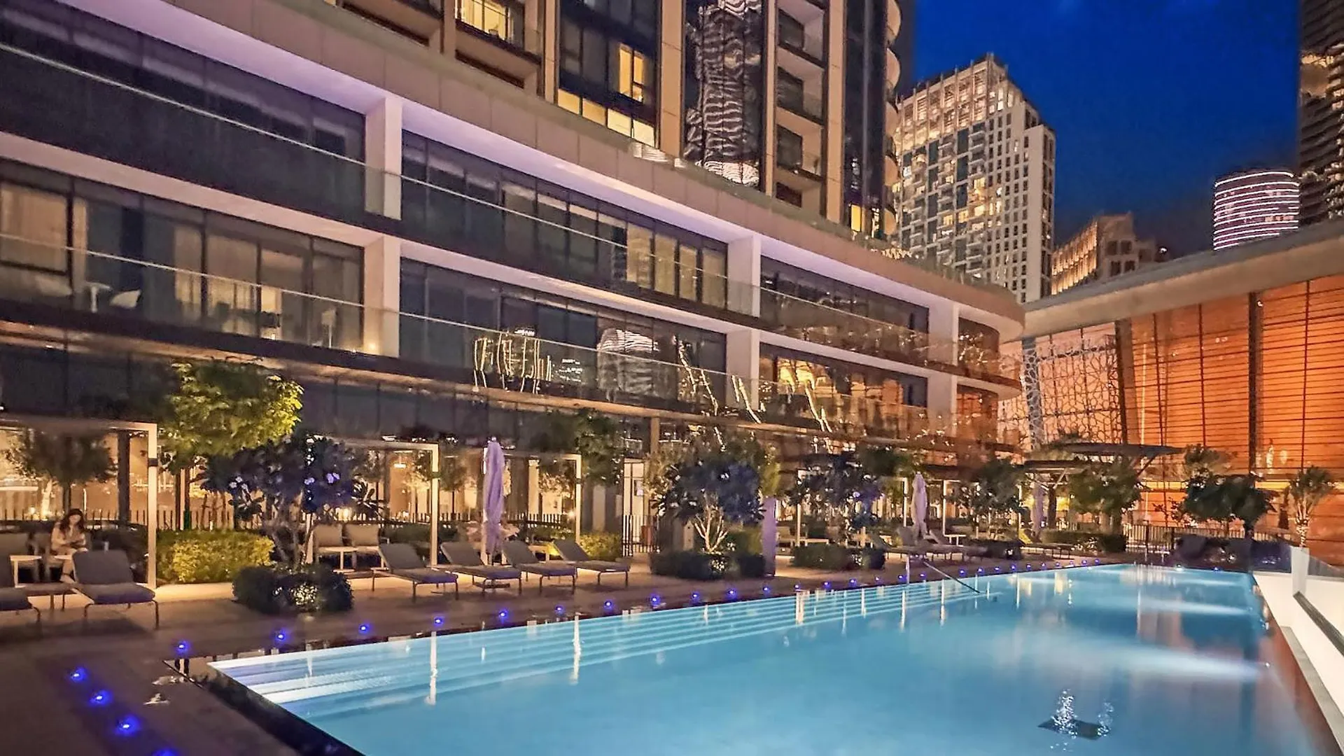 Vayk - Luxe 2Br With Burj & Fountain Views In Downtown'S Grande Signature Dubai Apartment