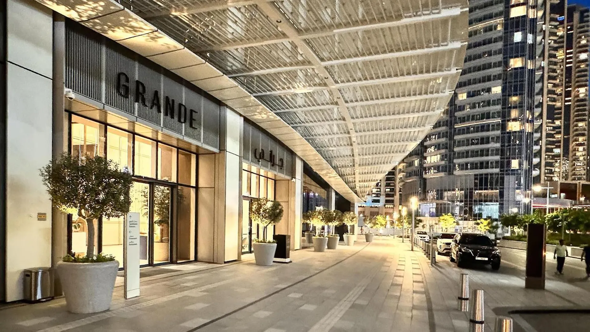 Apartment Vayk - Luxe 2Br With Burj & Fountain Views In Downtown'S Grande Signature Dubai