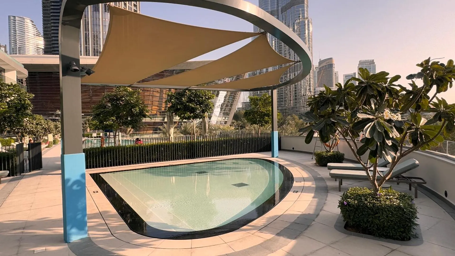 Apartment Vayk - Luxe 2Br With Burj & Fountain Views In Downtown'S Grande Signature Dubai