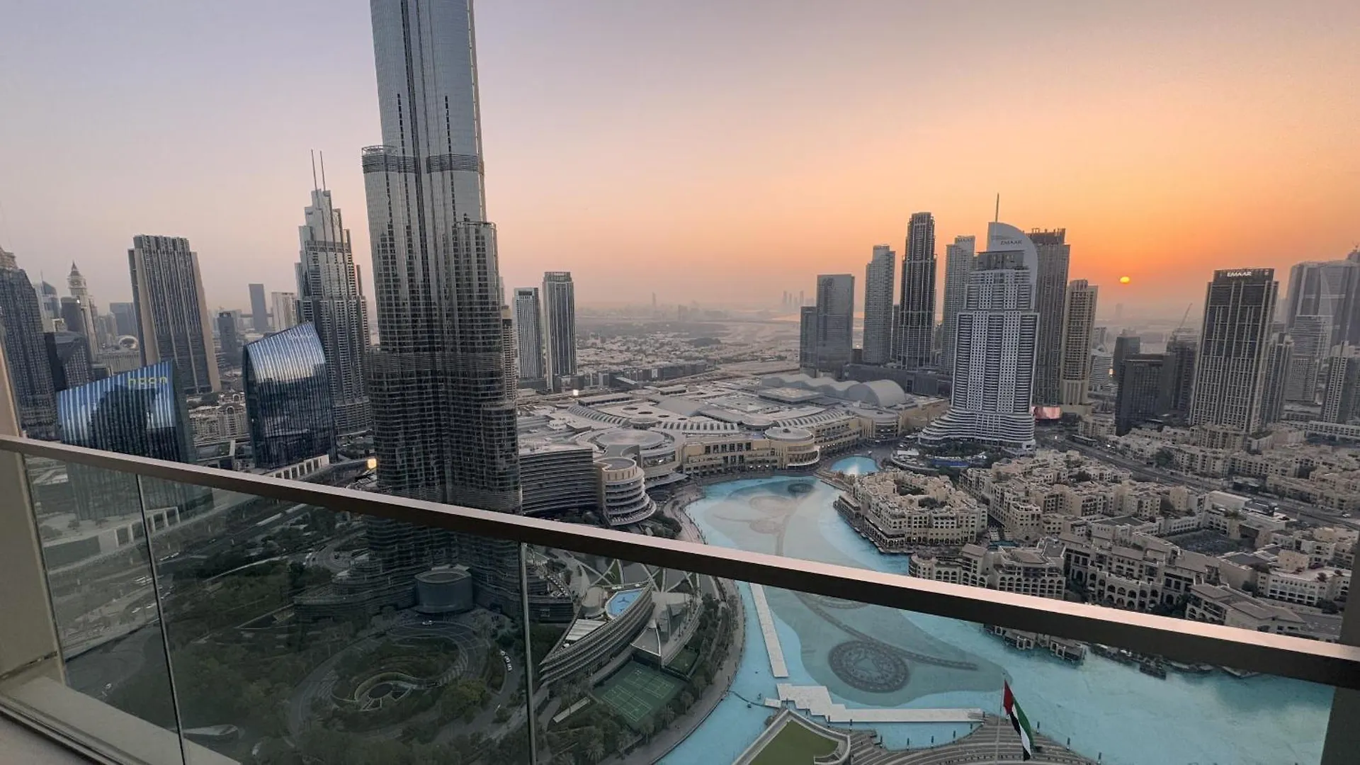 Apartment Vayk - Luxe 2Br With Burj & Fountain Views In Downtown'S Grande Signature Dubai